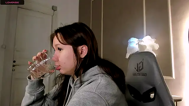 Snapshot of Alisia_Mars chatting on September 18, 5:28 am Alisia Mars online show from September 18, 5:28 am