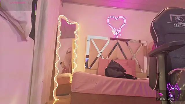 Laylafoxy tay online show from November 19, 3:28 am