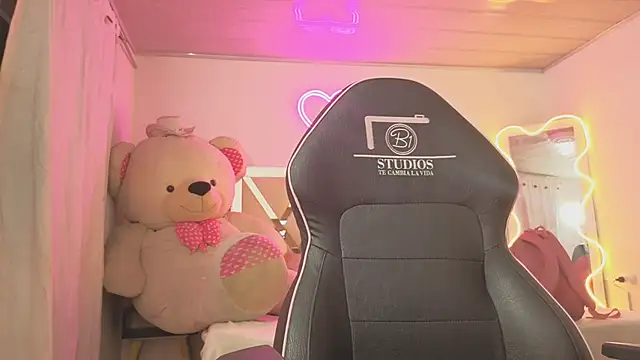 Laylafoxy tay online show from January 6, 3:10 am