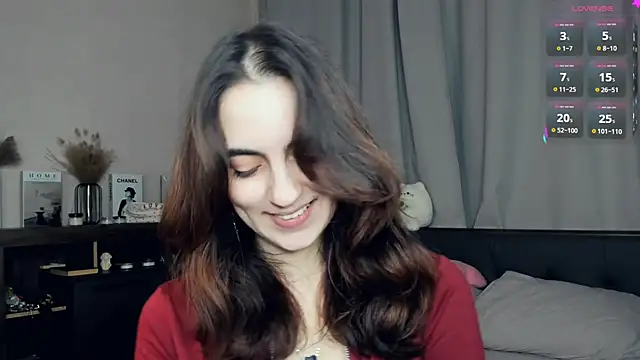 Snapshot of DracosMoon chatting on October 14, 7:11 am DracosMoon online show from October 14, 7:11 am