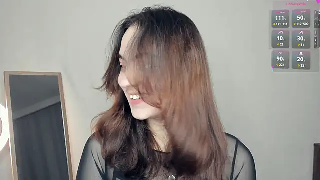 Snapshot of DracosMoon chatting on October 18, 10:07 am DracosMoon online show from October 18, 10:07 am