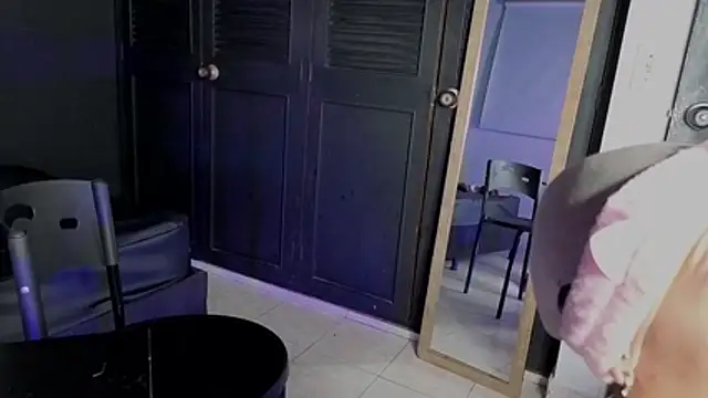 haileycat online show from March 22, 2:39 am