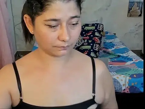 alinabozz1 online show from May 12, 2:53 am