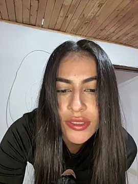 emilie xx  online show from October 12, 10:34 pm