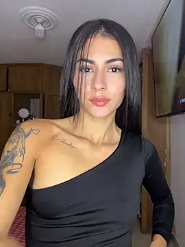emilie xx  online show from May 26, 1:49 am