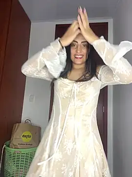 EmySofia online show from July 9, 4:37 am