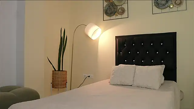 paauly online show from April 30, 10:31 am