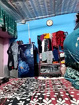 BERRY 00 online show from December 17, 6:01 pm