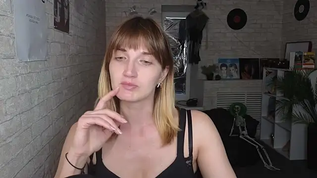 Nika Kitten online show from May 5, 11:24 am