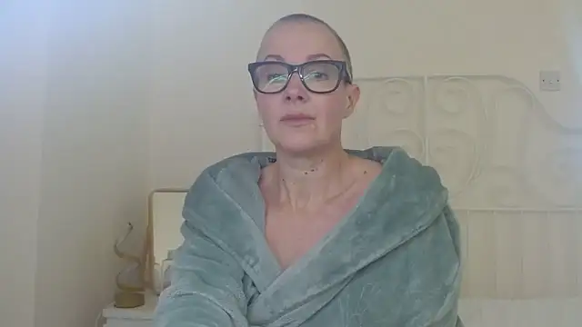 ELEGANT-ARIA36 online show from May 15, 11:57 am