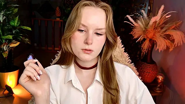 VivienLeeigh online show from May 18, 5:13 am