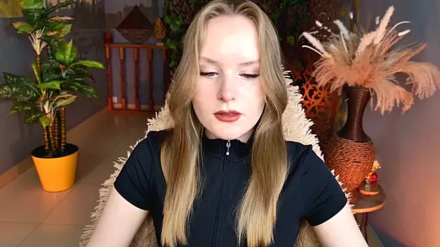 VivienLeeigh online show from May 13, 5:02 am