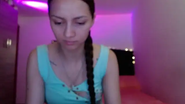 holy juli online show from May 7, 4:28 am