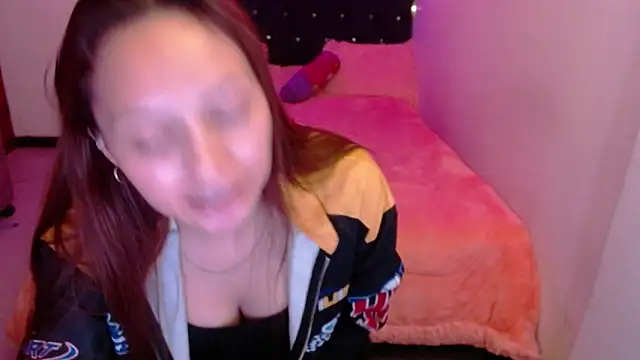 holy juli online show from May 2, 3:54 am
