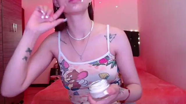 holy juli online show from May 12, 4:21 am