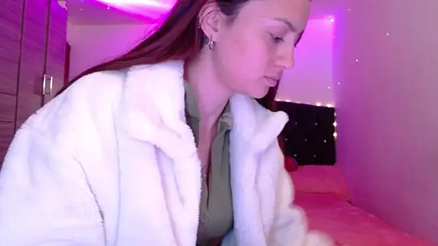 holy juli online show from May 6, 4:27 am