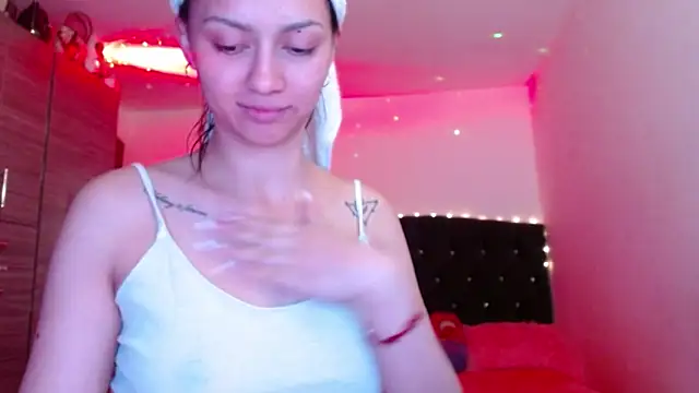 holy juli online show from May 14, 3:23 am