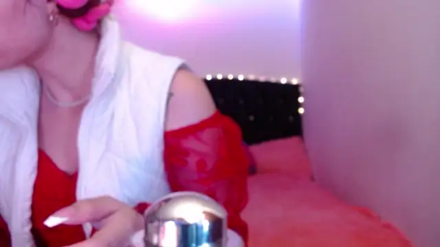holy juli online show from May 20, 3:58 am