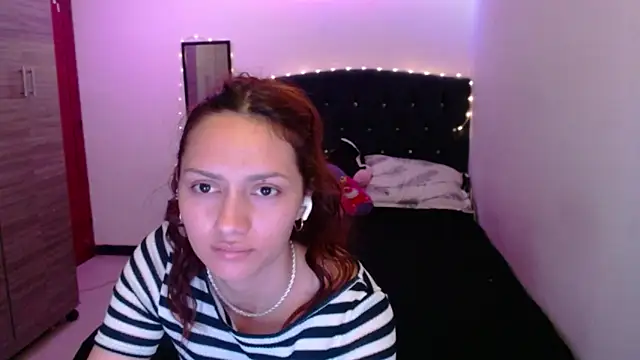 holy juli online show from May 26, 6:02 am