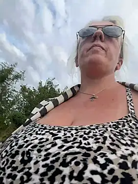 sexylady1983 online show from August 1, 7:05 pm