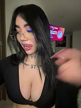 Nickiiiii online show from May 1, 3:10 am