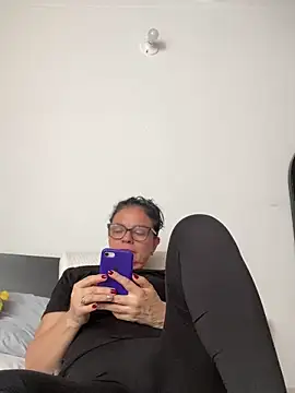 Sharongirl07 online show from May 12, 7:09 pm