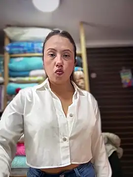 VIOLETA-25  online show from March 12, 3:15 pm