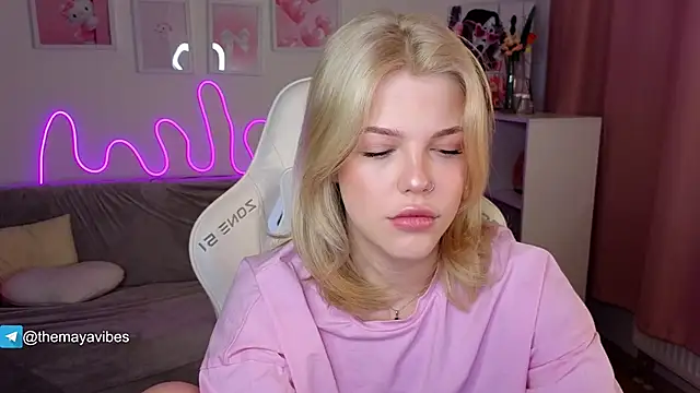 Maya Rave online show from February 10, 3:31 am