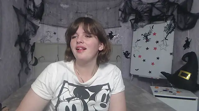 StaceyLex online show from October 21, 8:40 am