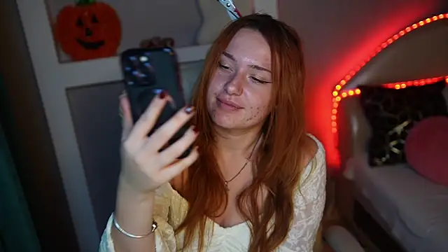 LisaElfy online show from October 22, 4:01 pm