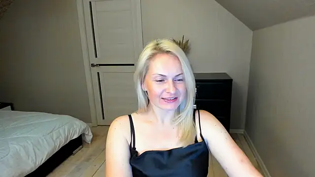 Alicee Gracee online show from October 25, 7:43 pm