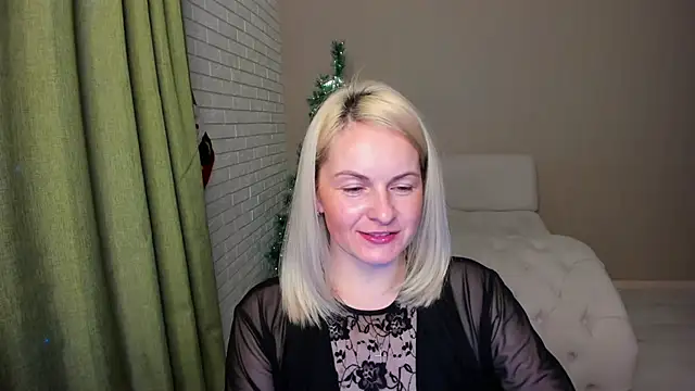 Alicee Gracee online show from December 14, 8:03 pm