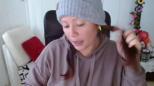 miss evoleth2 online show from December 1, 4:09 pm