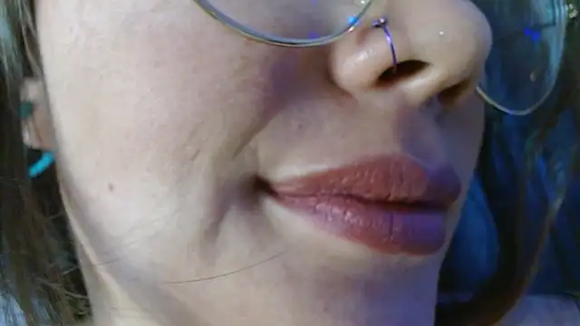 Snapshot of miss_evoleth2 chatting on October 10, 10:47 pm miss evoleth2 online show from October 10, 10:47 pm