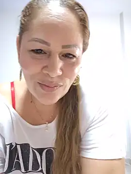 SluttyMilf79 online show from May 15, 7:11 am