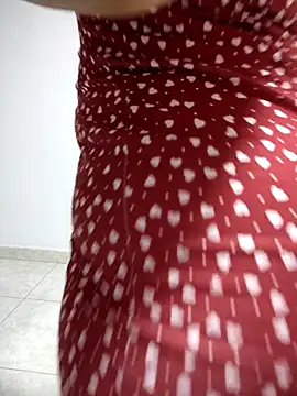 SluttyMilf79 online show from May 12, 7:38 am