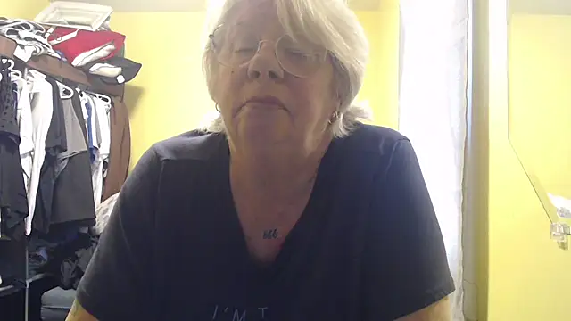 canadiancougar1965 online show from February 18, 5:01 pm