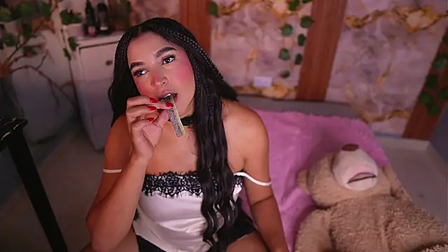 zoey-fox online show from May 26, 12:32 am