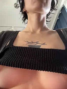 kikidoll online show from May 11, 4:03 am