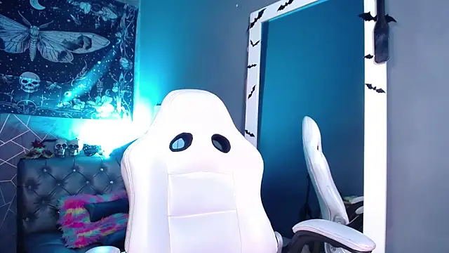 amelierouss online show from May 13, 4:29 am