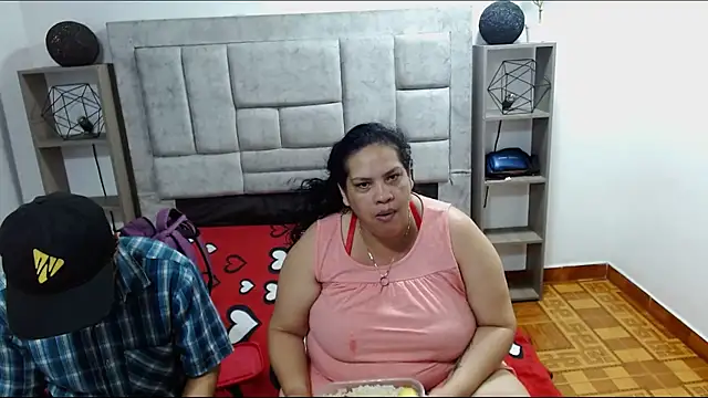 Candy and Jh0n online show from March 21, 7:30 pm