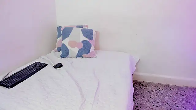 Abriil7 online show from October 15, 4:26 am