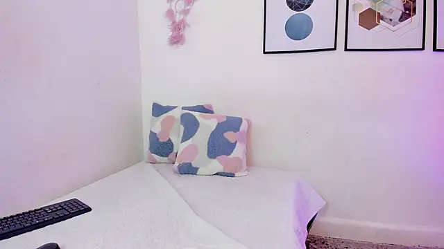 Abriil7 online show from October 14, 4:15 am