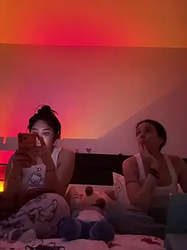 daniniescobarr online show from March 18, 9:20 pm