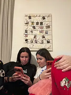 daniniescobarr online show from March 25, 9:06 pm