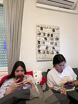 daniniescobarr online show from April 2, 1:08 pm