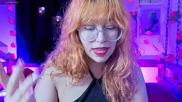  Moon Johnson online show from May 16, 1:30 am