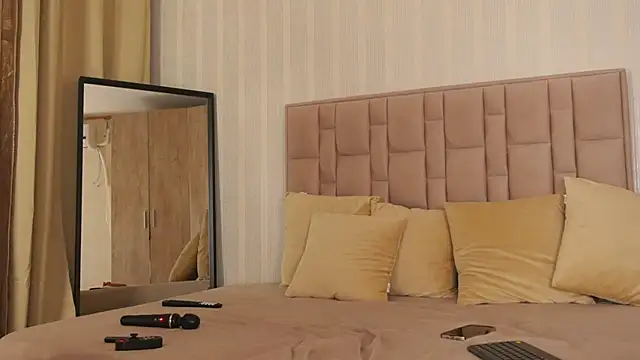 GabyRios online show from October 8, 7:40 pm