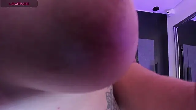 Danielacossio online show from February 3, 6:40 am