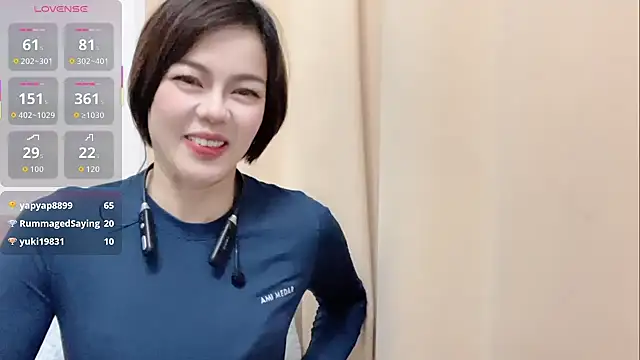 Linda-LL online show from December 18, 1:27 pm